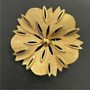 Vintage Trifari brooch Pin 2” Gold Tone Five Petal Flower Brushed Metal